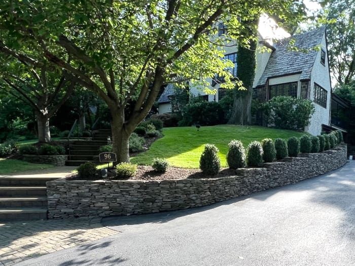 retaining wall built by Gio Mason Contractors